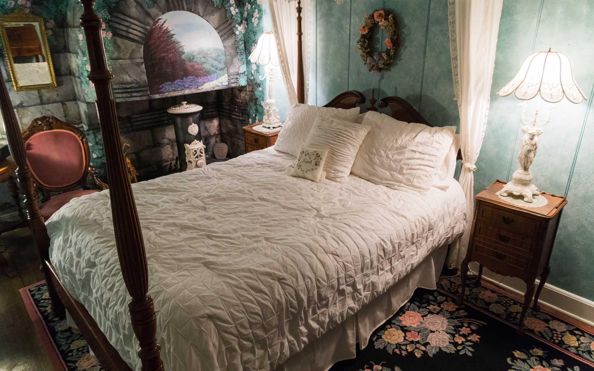 Cover of The Four Poster Bed