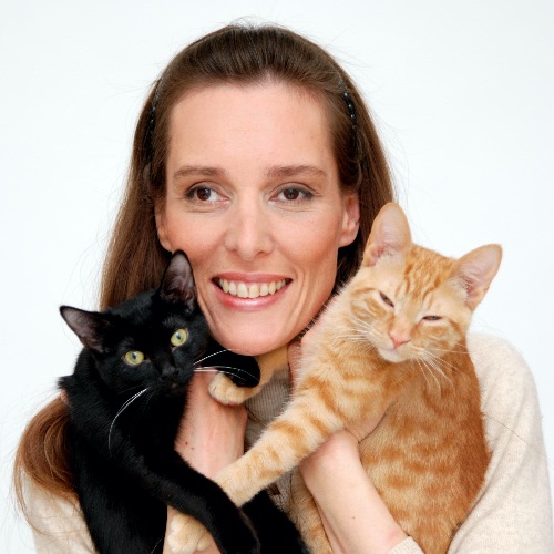 #194: Talking to Animals Just Like Dr. Doolittle  – Claudia Hehr cover image